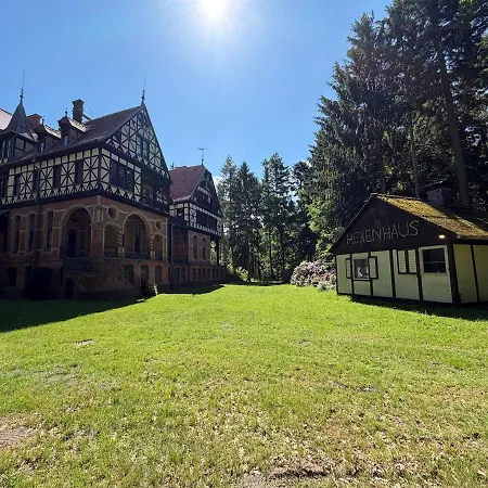 Hébergement de vacances Kavaliershaus Jagdschloss Hexenhaus Gelbensande