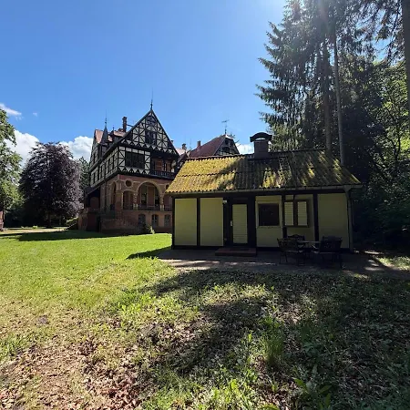 Kavaliershaus Jagdschloss Hexenhaus *